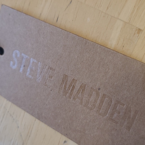 Steve Madden Blush Diamond Quilted Wristlet - Picture 7 of 9